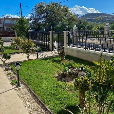 Simplycity Homestay Apartments Кремасти Экстерьер фото